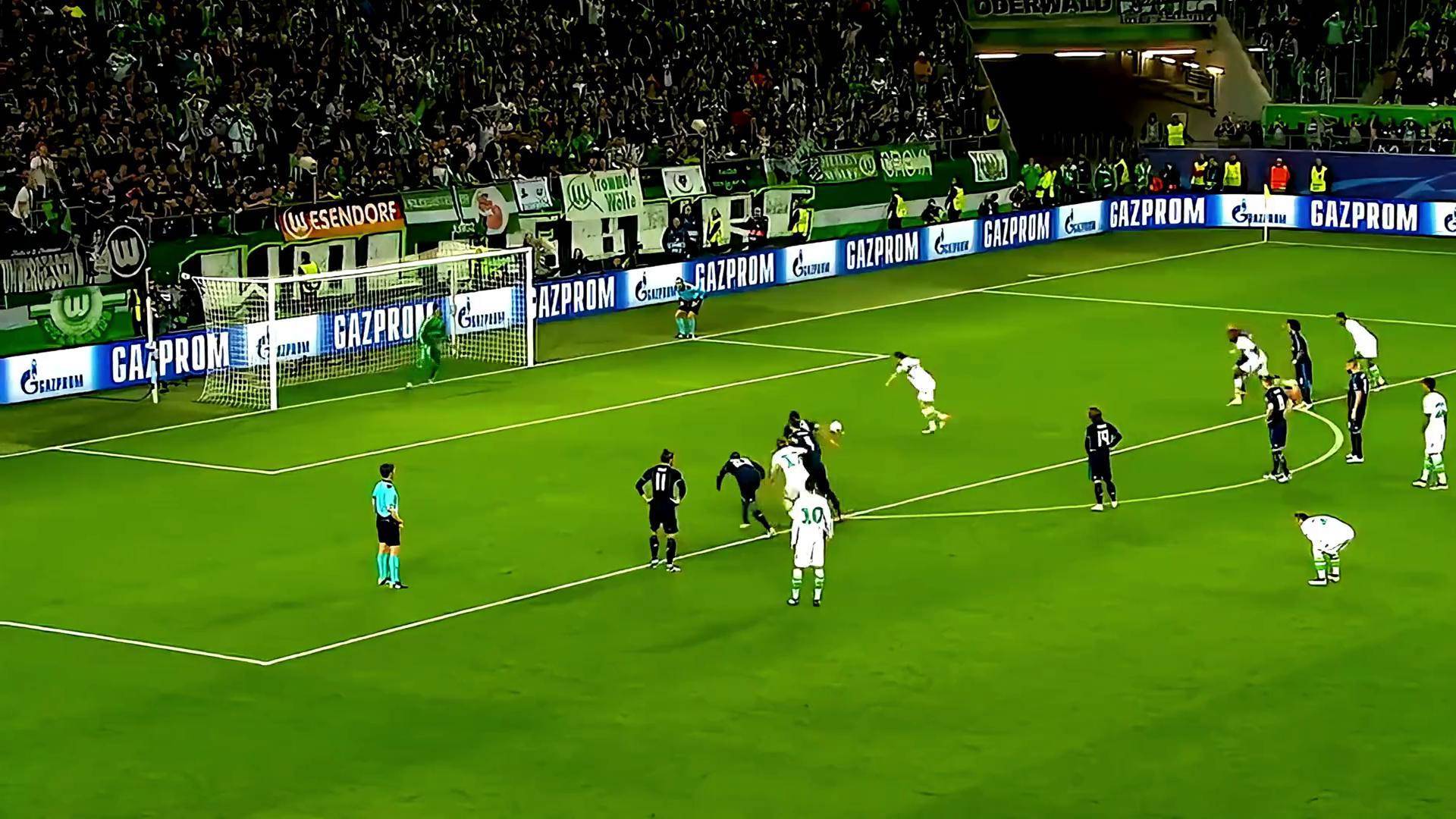  C罗爆冷击败巴塞罗那，回归赛场引爆全场！乐鱼体育注册登录