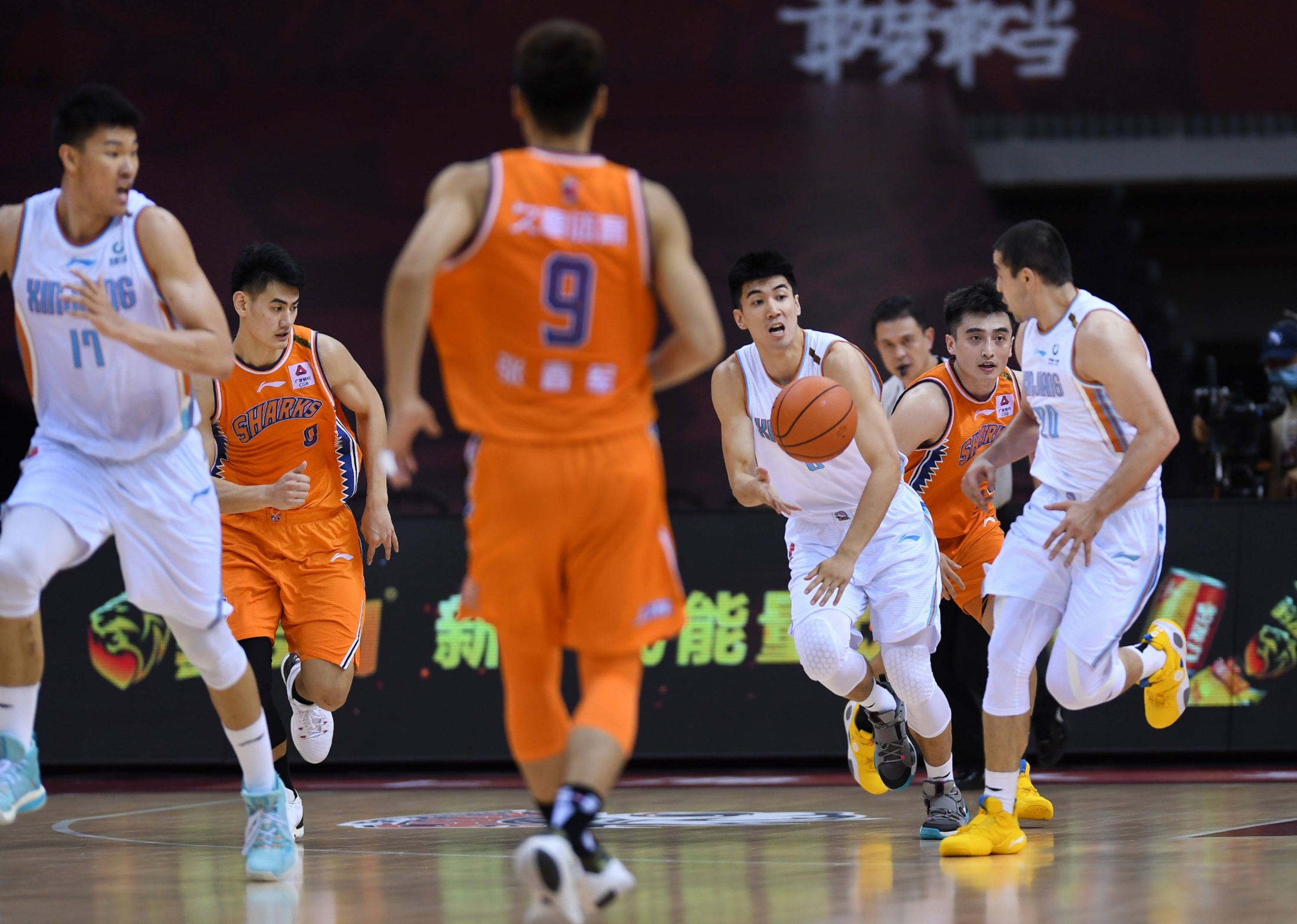 包含新疆广汇清晨战术微调,志在CBA季后赛名次提升,球迷炸锅,纪律约束更严格的词条乐鱼体育赛事直播