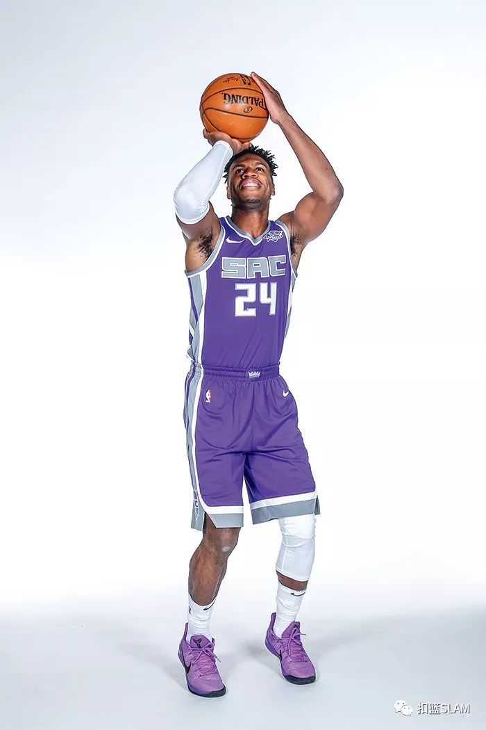 风云突变尤文图斯加时末段调整名单萨克拉门托国王主帅复盘备战NBA总决赛，今晨成都蓉城调整名单以备欧超杯看傻球迷的简单介绍乐鱼体育APP